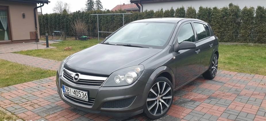 Opel Astra cena 17300 przebieg: 185200, rok produkcji 2009 z Białogard małe 121